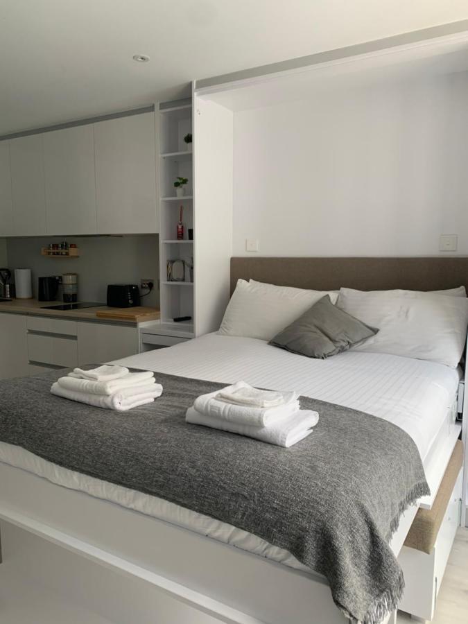 Cp High Floor Luxury Studio Гибралтар Екстериор снимка